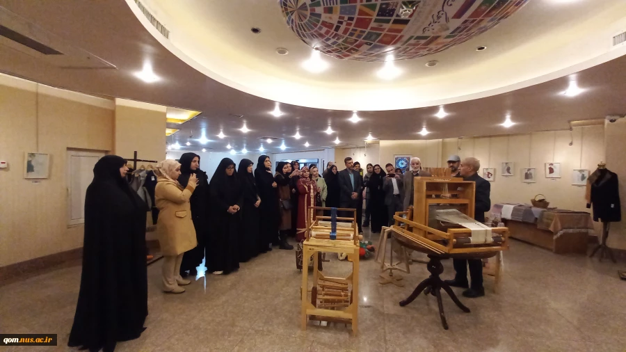 برگزاری افتتاحیه نمایشگاه فرهنگی هنری دست‌بافته‌های سنتی ایران به همت اساتید دانشگاه ملی مهارت واحد استانی قم 3