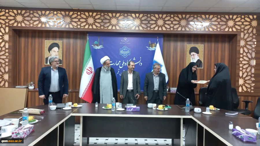 برگزاری مراسم گرامیداشت هفته آموزش و نکوداشت مقام استاد در دانشگاه ملی مهارت واحد استانی قم 17